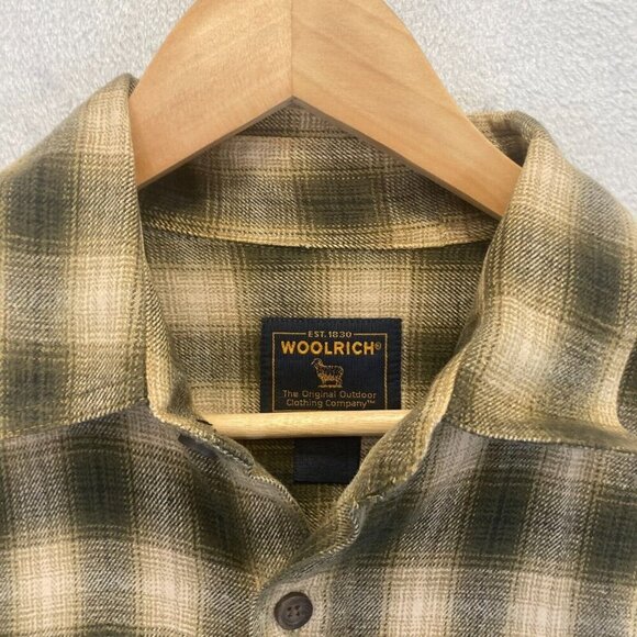 Woolrich Flannel Shirt Mens Size Large Green Tan Plaid Chest Pockets Cabincore - Picture 7 of 11